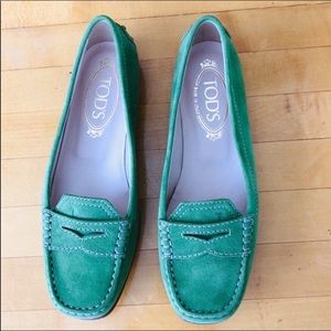 Tod’s Suede Green Satin Lined Loafers Moccasins